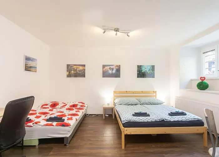 Cozy Basement Flat, Skyshowtime, 3 Minutes To Center